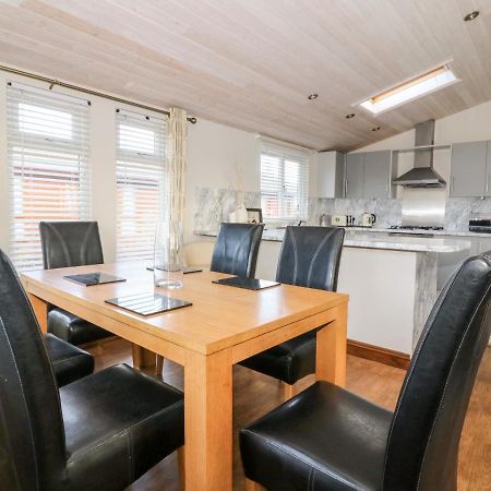 יורק Oakwood Lodge מראה חיצוני תמונה