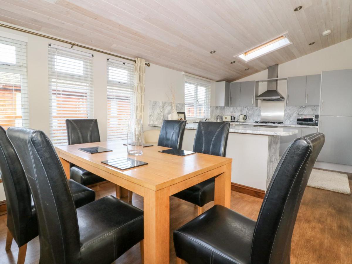 יורק Oakwood Lodge מראה חיצוני תמונה