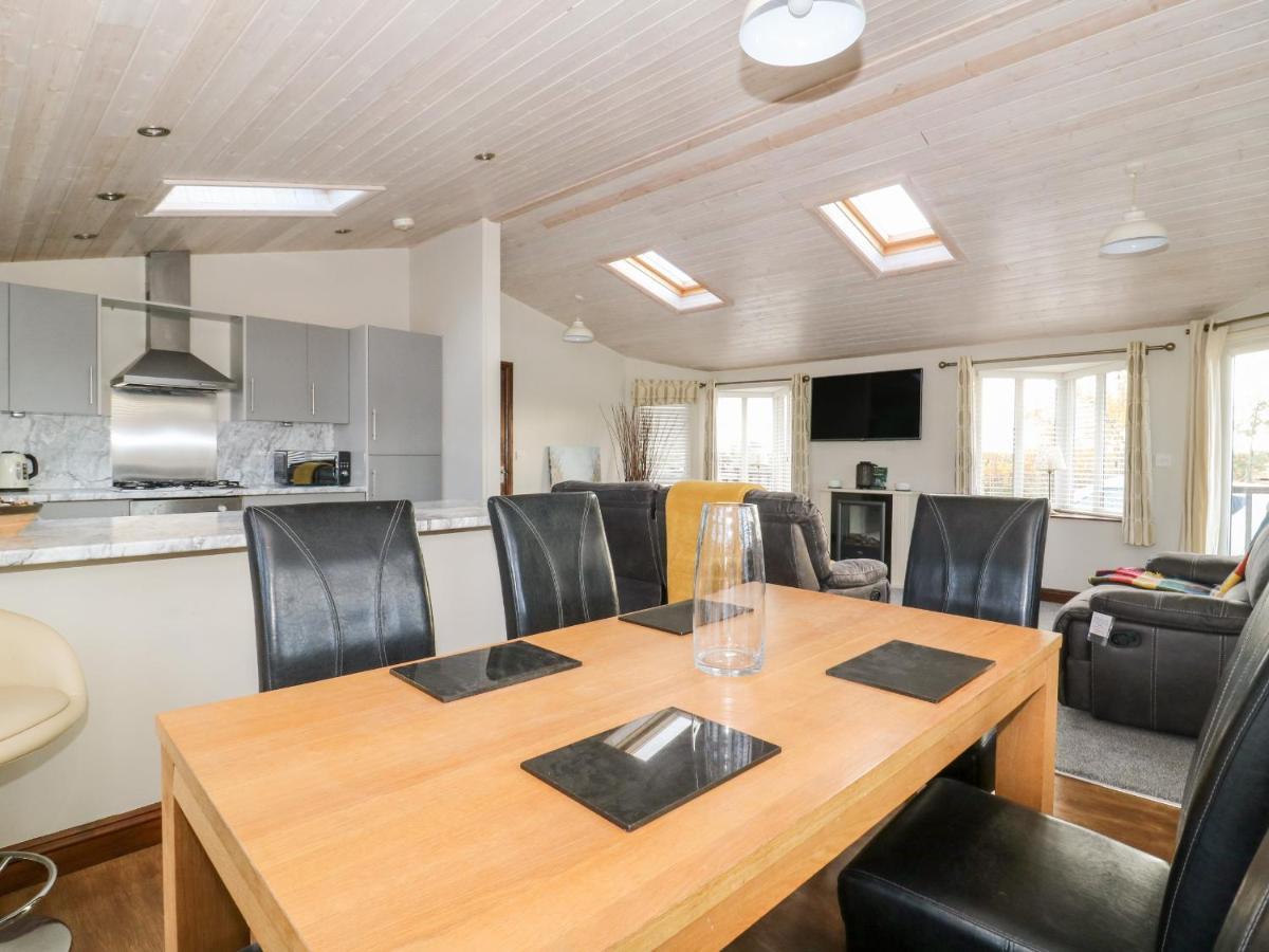 יורק Oakwood Lodge מראה חיצוני תמונה