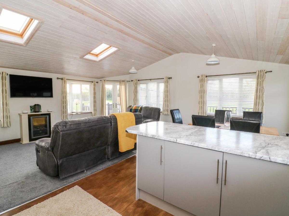 יורק Oakwood Lodge מראה חיצוני תמונה