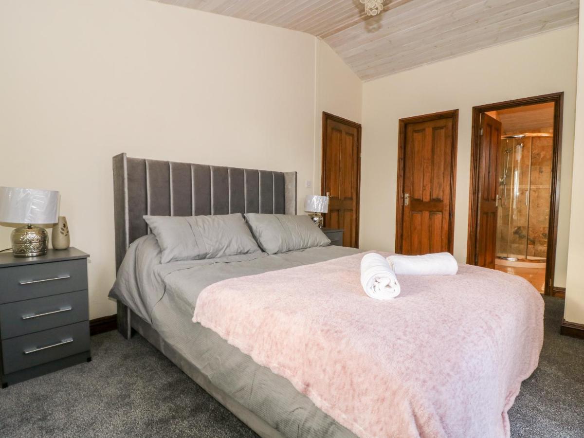 יורק Oakwood Lodge מראה חיצוני תמונה
